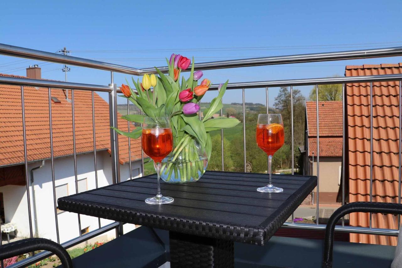 דירות טאוברבישופסהיים Penthouse Tauberblick מראה חיצוני תמונה